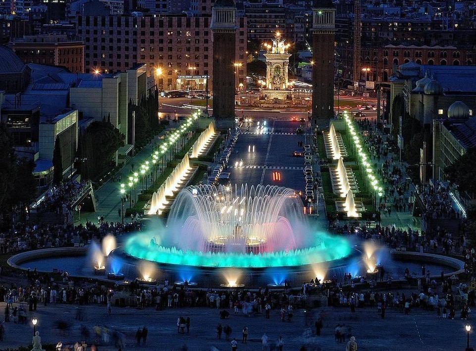 Barcelona Fountains at Night (2)